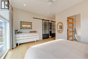 985 Manhattan Drive - Photo 40