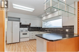 4829 Lakeshore Road - Photo 25