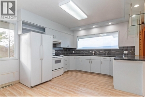 4829 Lakeshore Road - Photo 26