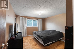 4811 Parkdale Crescent - Photo 18