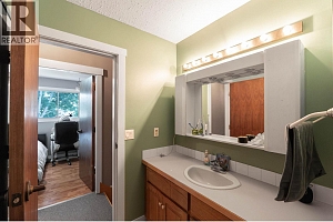 4811 Parkdale Crescent - Photo 24