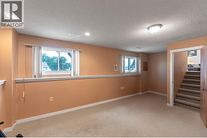 4811 Parkdale Crescent - Photo 27