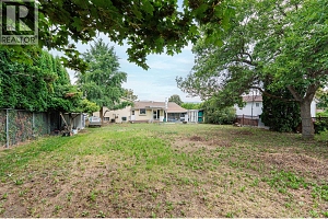 4811 Parkdale Crescent - Photo 37