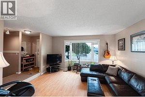 4811 Parkdale Crescent - Photo 8