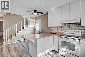 331-351 Phipps Crescent - Photo 8