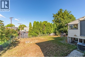 280 Dougall Road S - Photo 10