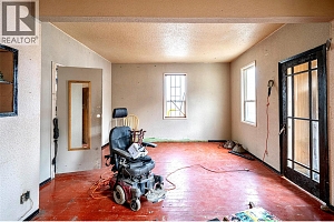 2214 32 Street - Photo 3