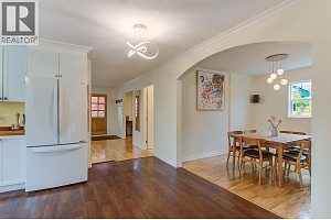 640 ROANOKE Avenue - Photo 33