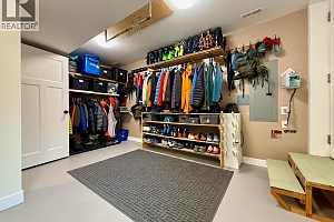 640 ROANOKE Avenue - Photo 47