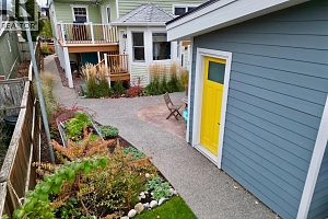 640 ROANOKE Avenue - Photo 61