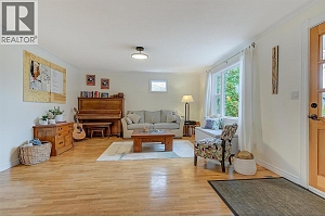 640 ROANOKE Avenue - Photo 9