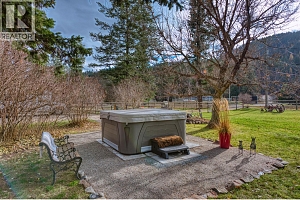 1385 6 Highway - Photo 2