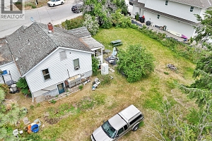 2571 & 2573 Hebert Road - Photo 12