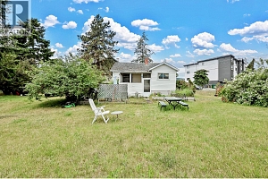 2571 & 2573 Hebert Road - Photo 8