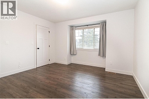 560 Christleton Avenue - Photo 14