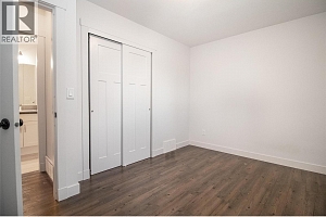 560 Christleton Avenue - Photo 18