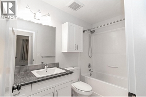 560 Christleton Avenue - Photo 19