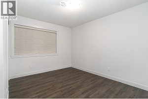 560 Christleton Avenue - Photo 23