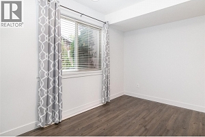 560 Christleton Avenue - Photo 25