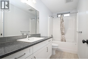 560 Christleton Avenue - Photo 26