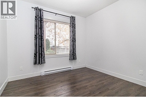 560 Christleton Avenue - Photo 34