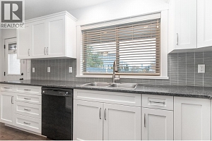 560 Christleton Avenue - Photo 9