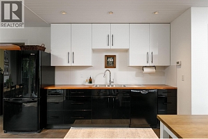 420 Mugford Court - Photo 10