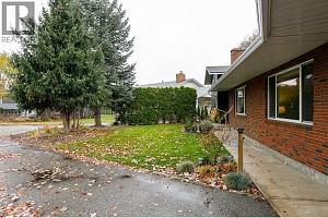 420 Mugford Court - Photo 32