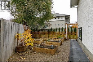 420 Mugford Court - Photo 33