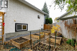 420 Mugford Court - Photo 34