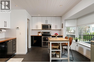 420 Mugford Court - Photo 9