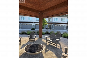 1979 Country Club Drive Unit# 20 - Photo 33