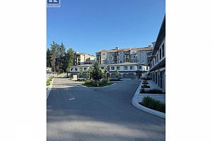 1979 Country Club Drive Unit# 20 - Photo 35