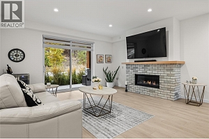 1979 Country Club Drive Unit# 20 - Photo 6