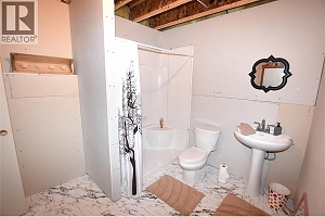 145 Falcon Avenue - Photo 40