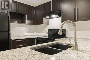 1083 Sunset Drive Unit# 303 - Photo 4