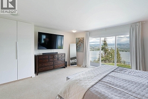 2519 Hillsborough Road - Photo 32