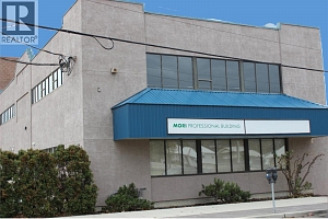 3607 31 Street - Photo 2