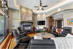 734 Marin Crescent - Photo 12