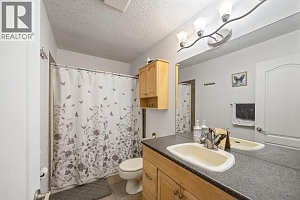 1074 Raymer Avenue - Photo 16