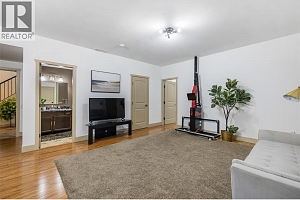 5067 Seon Crescent - Photo 34