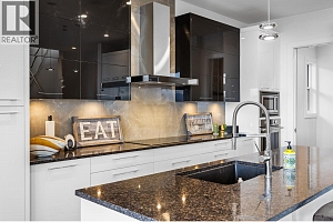 1068 Clarance Avenue - Photo 16