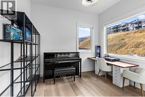 1068 Clarance Avenue - Photo 19