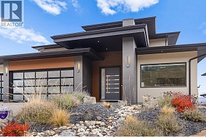 1068 Clarance Avenue - Photo 2