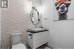 1068 Clarance Avenue - Photo 20