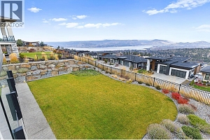 1068 Clarance Avenue - Photo 24