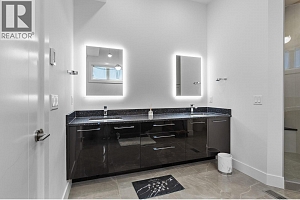 1068 Clarance Avenue - Photo 28