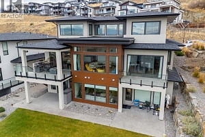 1068 Clarance Avenue - Photo 3