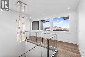 1068 Clarance Avenue - Photo 33