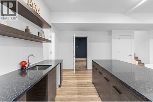 1068 Clarance Avenue - Photo 48